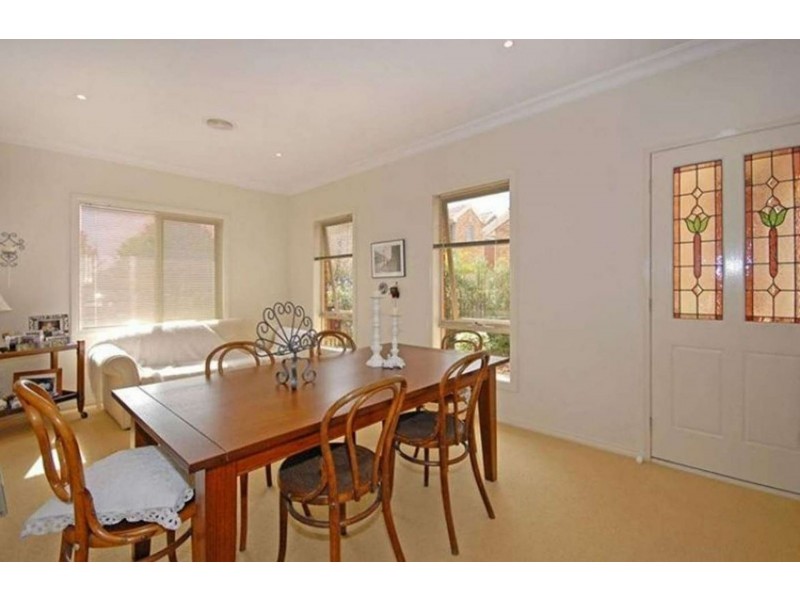 6/2 Mckelvie Ct, Glen Waverley VIC 3150
