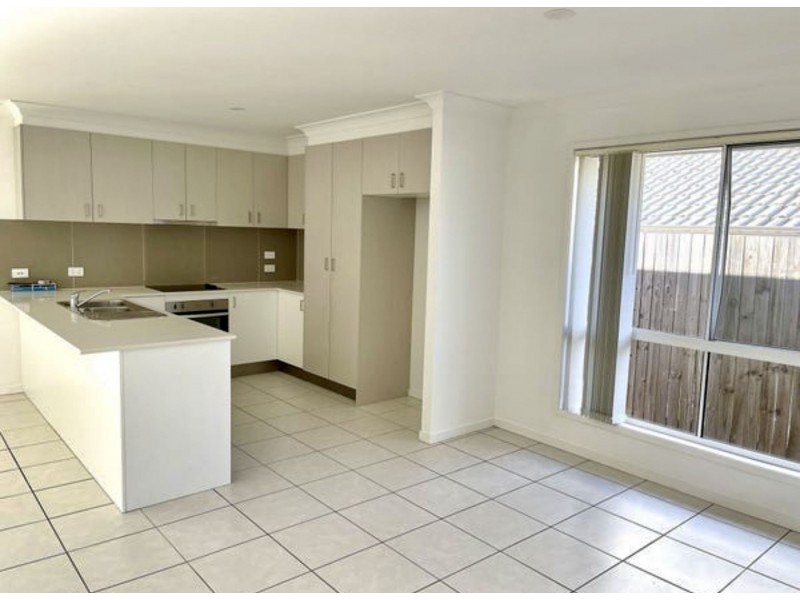5 Calandra St, Redbank Plains QLD 4301