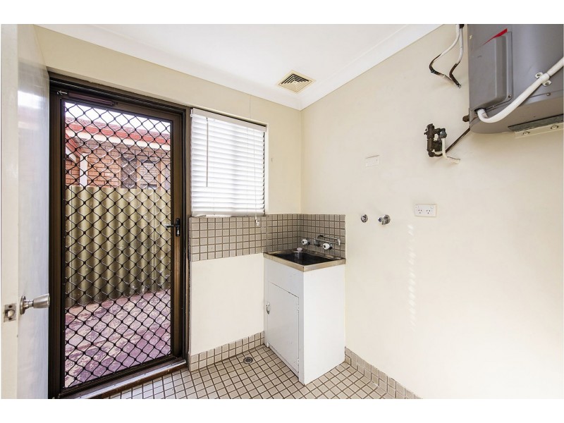 2/10 Hammad St, Palmyra WA 6157