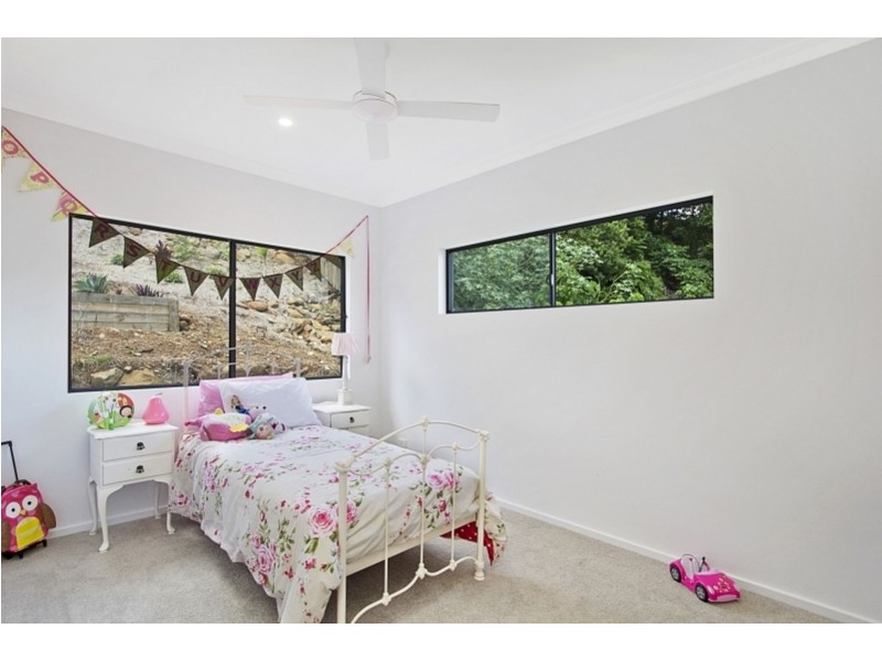 18 Donegal Ct, Banora Point NSW 2486