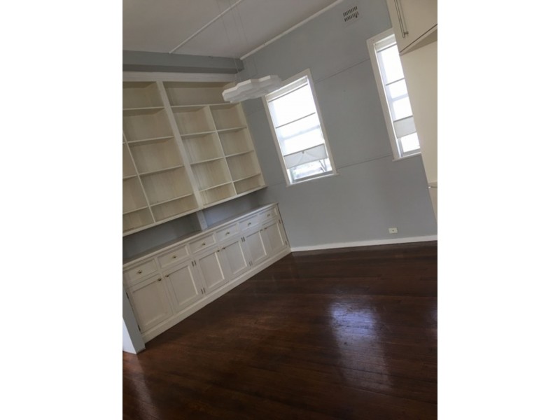 385 Argyle St, Picton NSW 2571
