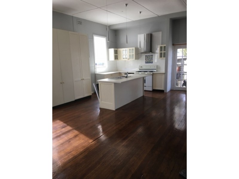 385 Argyle St, Picton NSW 2571