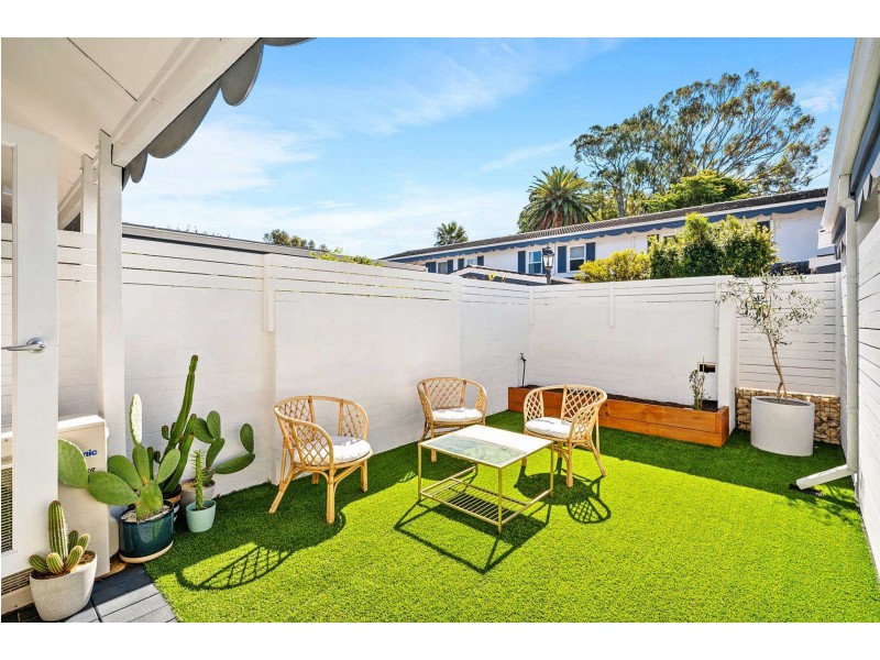 8/27 Osborne Rd, East Fremantle WA 6158