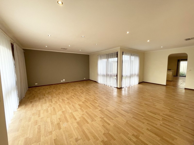 1/135 Quinn St, Deer Park VIC 3023