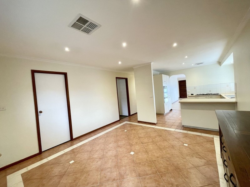 1/135 Quinn St, Deer Park VIC 3023