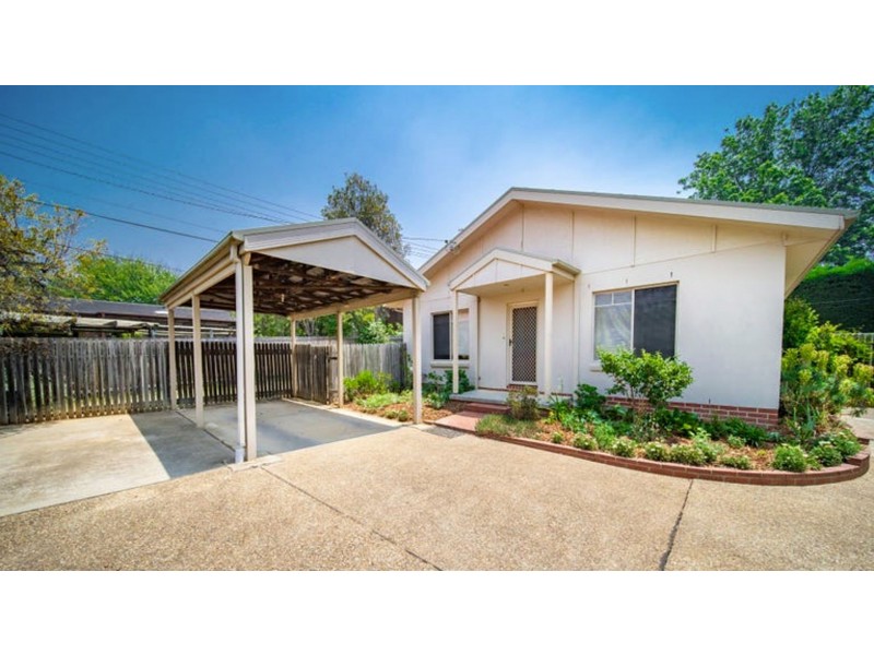 15B Glover St, Lyneham ACT 2602