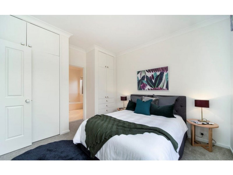 15B Glover St, Lyneham ACT 2602