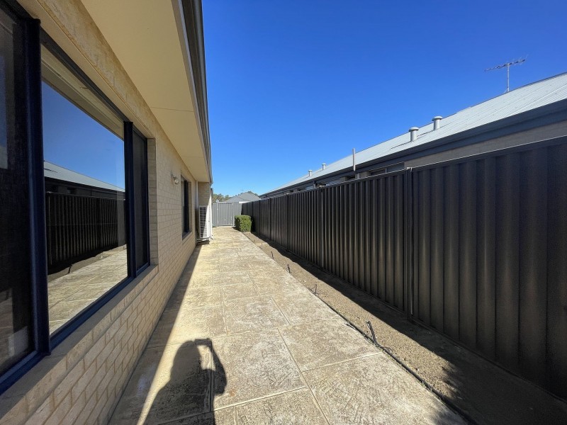 12 Jutland Way, The Vines WA 6069