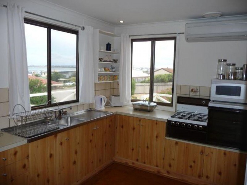 1 Hewett St, Middleton SA 5213
