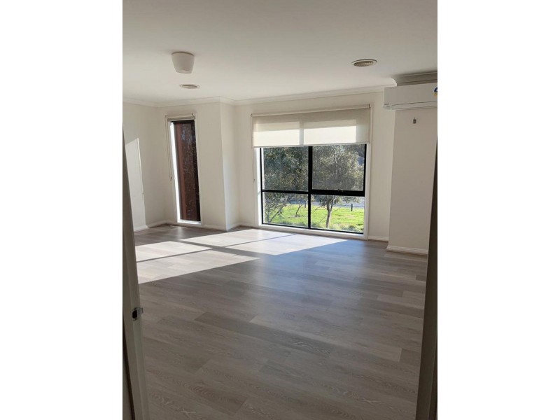 12 Mallard Mews, South Morang VIC 3752