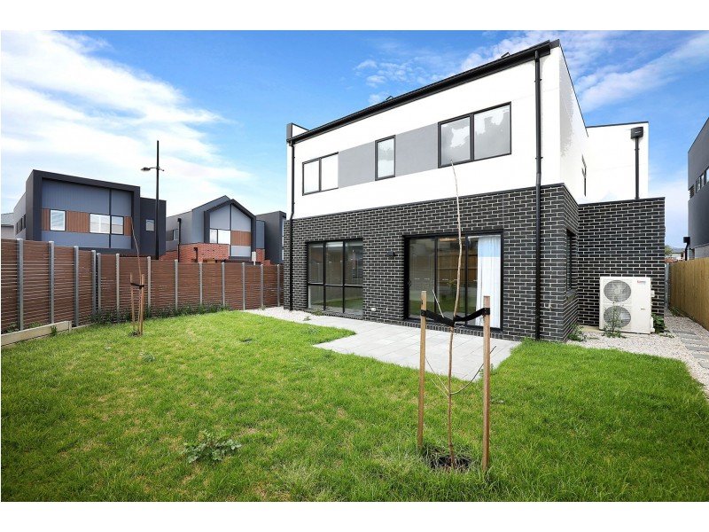 38 Rustic Ave, Burwood East VIC 3151