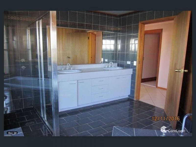 15 Glenwood Rd, Narara NSW 2250