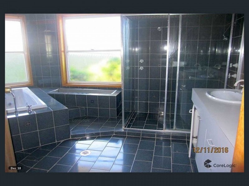 15 Glenwood Rd, Narara NSW 2250