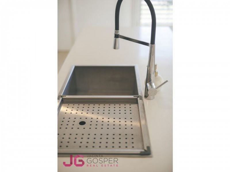 120 Kearneys Dr, Orange NSW 2800