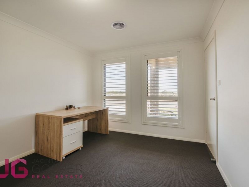 120 Kearneys Dr, Orange NSW 2800