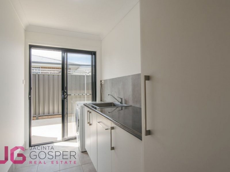 120 Kearneys Dr, Orange NSW 2800