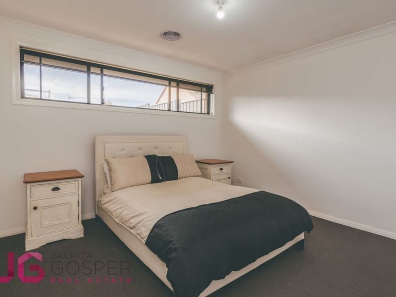 120 Kearneys Dr, Orange NSW 2800