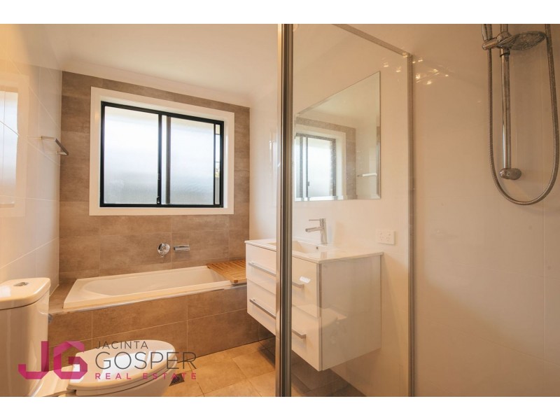 120 Kearneys Dr, Orange NSW 2800