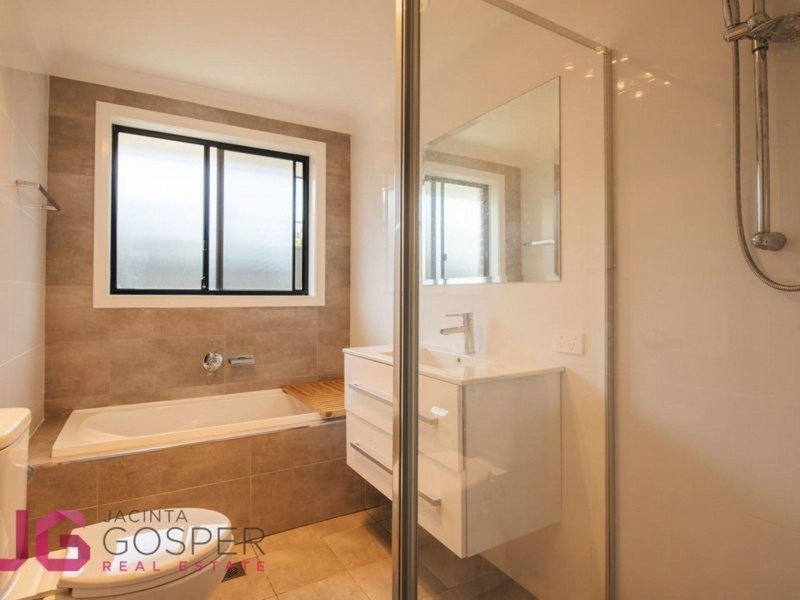 120 Kearneys Dr, Orange NSW 2800