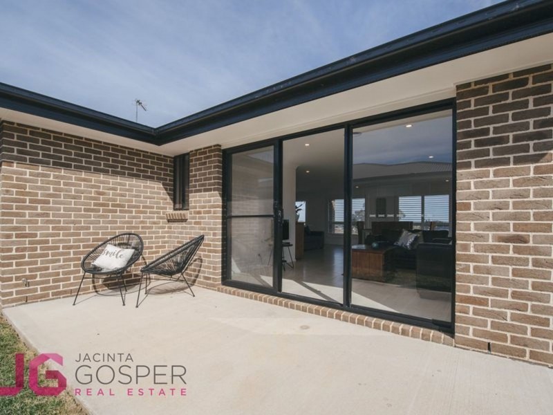 120 Kearneys Dr, Orange NSW 2800