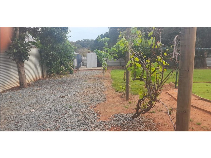 55 Kings Rd, Russell Island QLD 4184