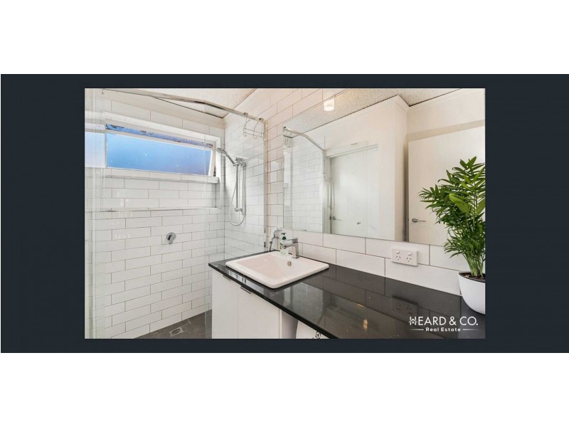 3/23 Hallam St, Quarry Hill VIC 3550