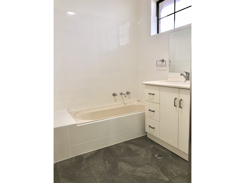 1B Kirkevue Rd, Athelstone SA 5076