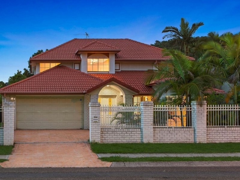 256 Chapel Hill Rd, Chapel Hill QLD 4069