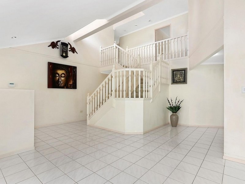 256 Chapel Hill Rd, Chapel Hill QLD 4069