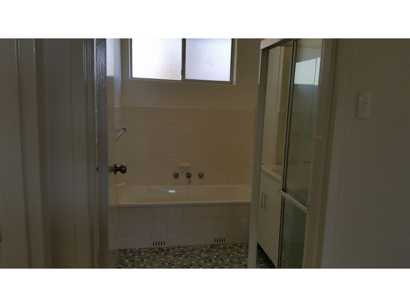 4/44 Redman Ave, Thirroul NSW 2515