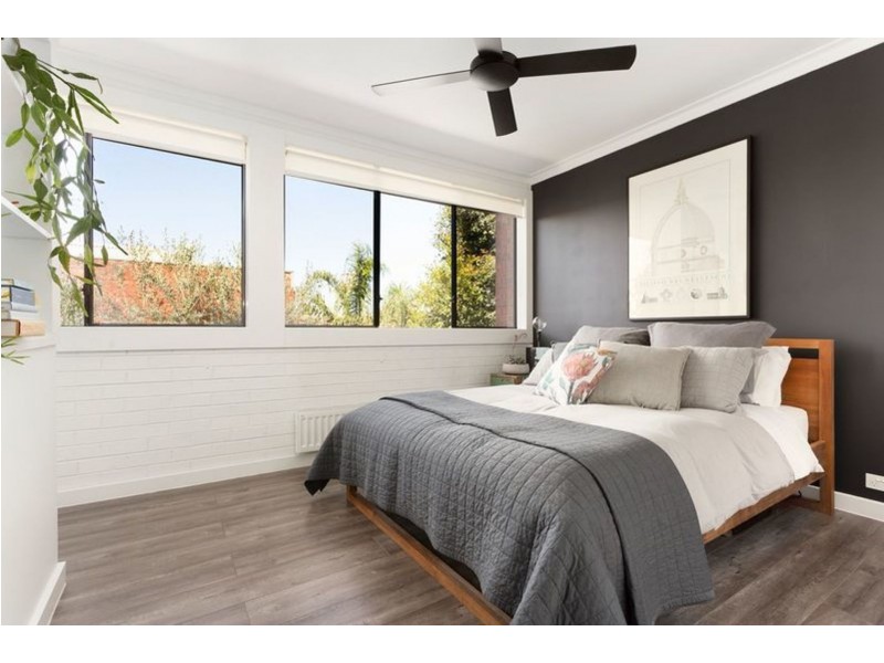 2/13 Cassels Rd, Brunswick VIC 3056