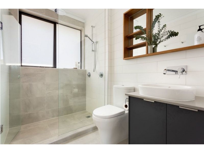2/13 Cassels Rd, Brunswick VIC 3056