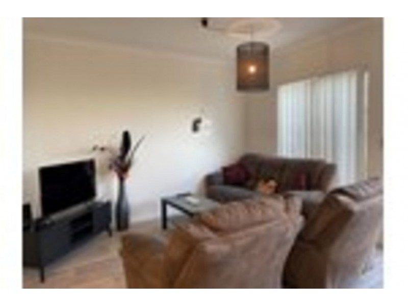 8 Darbyshire Pde, Alkimos WA 6038