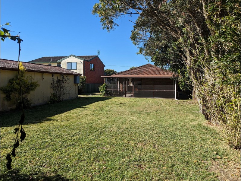 47 Hammond Rd, Toukley NSW 2263