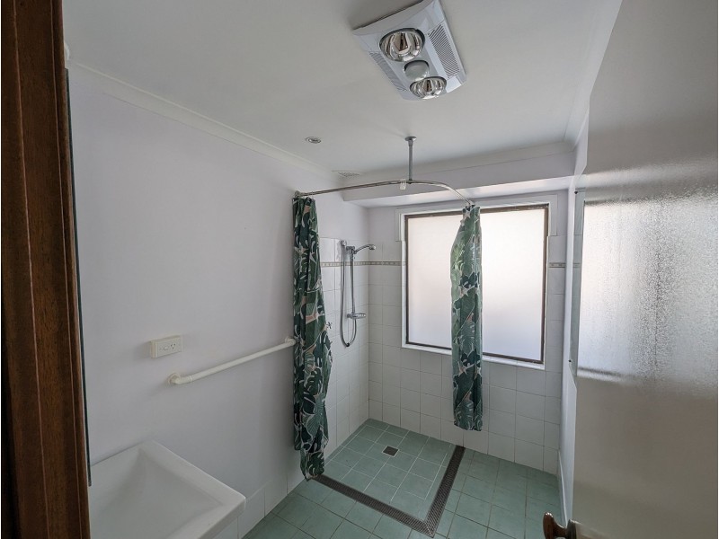 47 Hammond Rd, Toukley NSW 2263