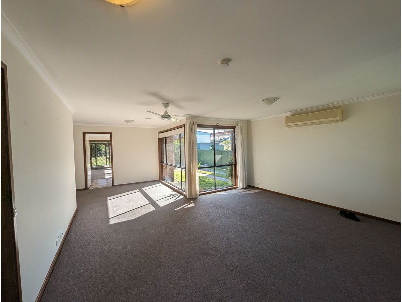 47 Hammond Rd, Toukley NSW 2263