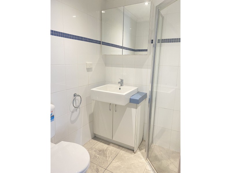 8/51 Station St, Burwood VIC 3125