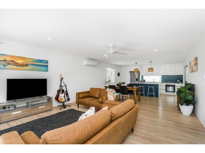 97 Balemo Dr, Ocean Shores NSW 2483