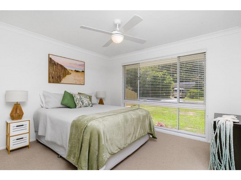 97 Balemo Dr, Ocean Shores NSW 2483