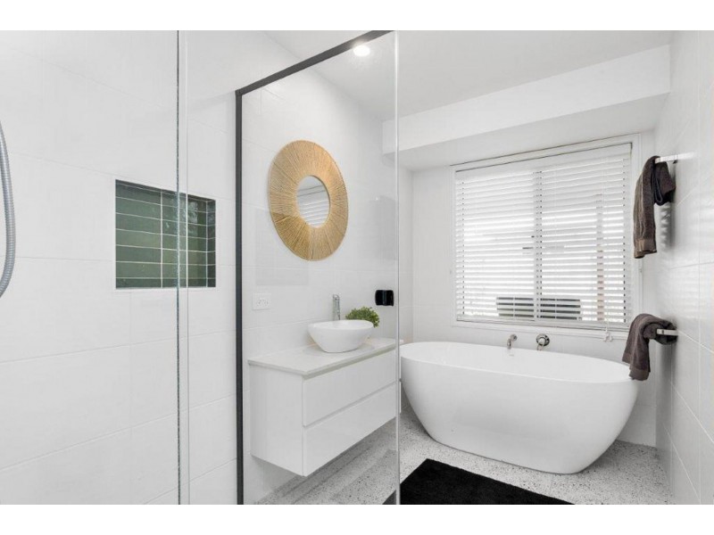 97 Balemo Dr, Ocean Shores NSW 2483