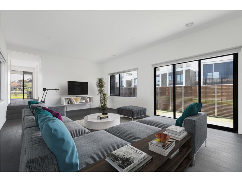 1 Herringbone Cres, Burwood East VIC 3151