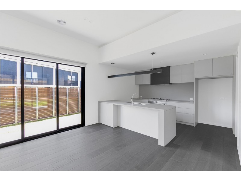 1 Herringbone Cres, Burwood East VIC 3151