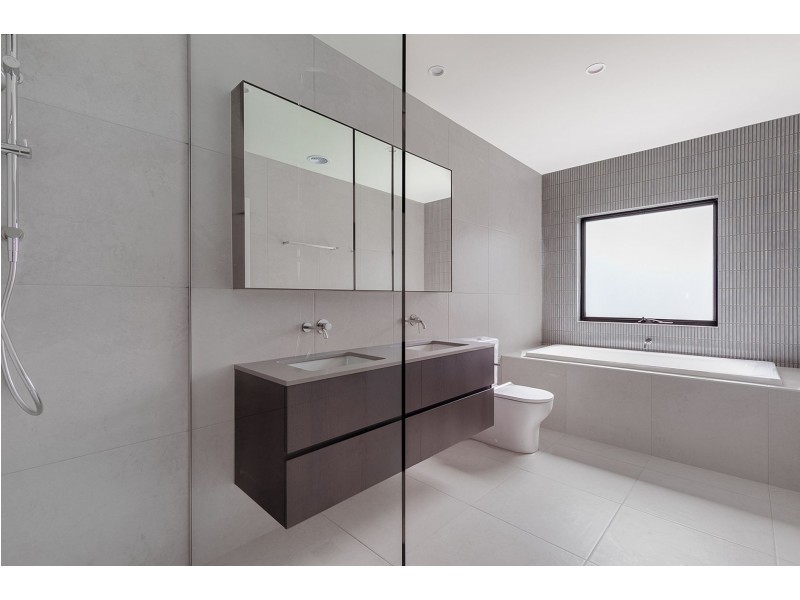 1 Herringbone Cres, Burwood East VIC 3151