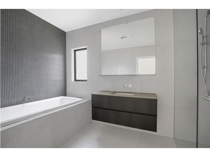 1 Herringbone Cres, Burwood East VIC 3151