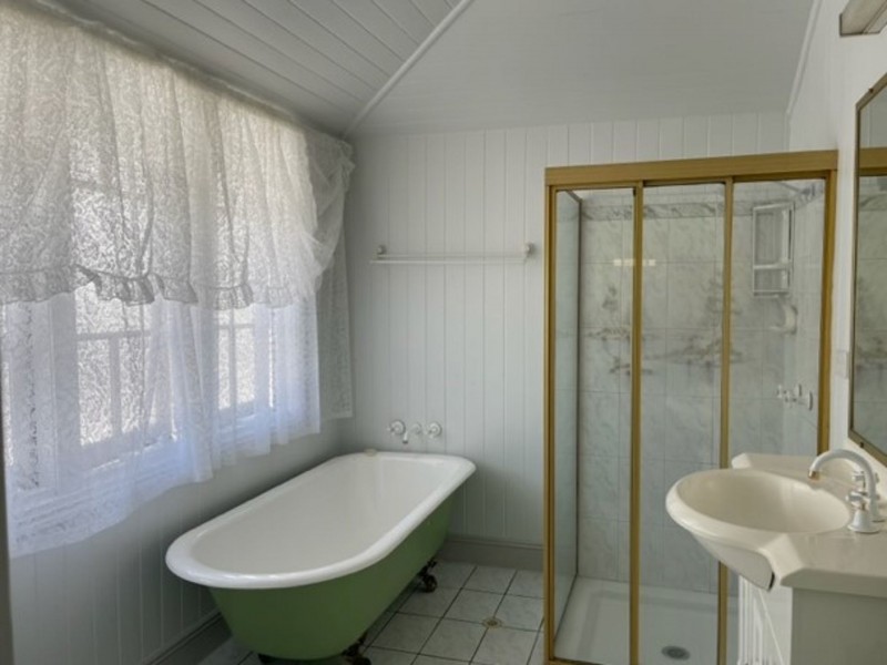 27 Bowley St, Hendra QLD 4011