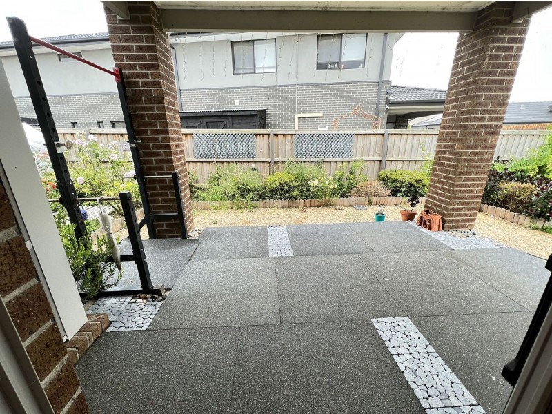 6 Ormiston Cres, Werribee VIC 3030