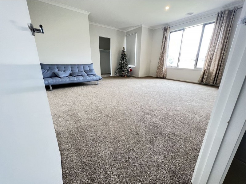 6 Ormiston Cres, Werribee VIC 3030