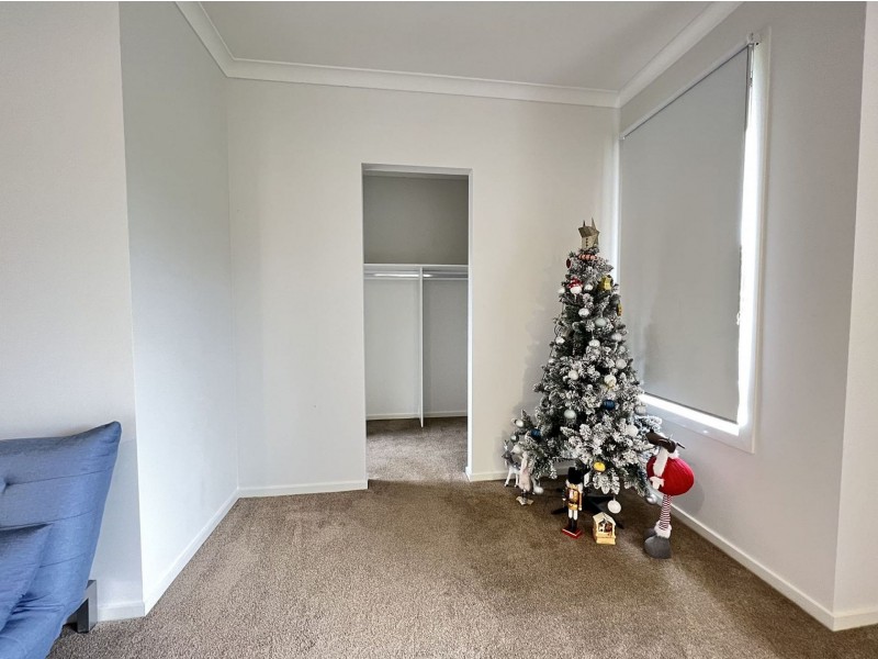 6 Ormiston Cres, Werribee VIC 3030