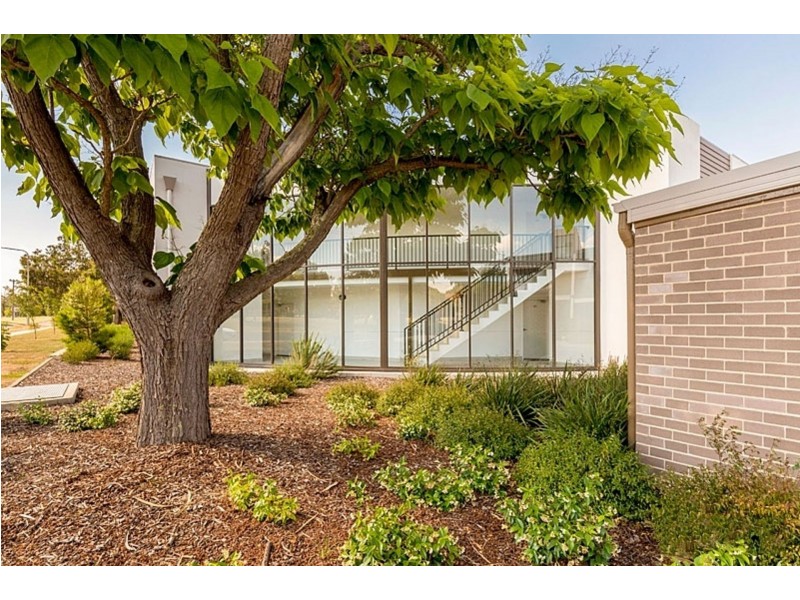 60/39 Jerrabomberra Ave, Narrabundah ACT 2604