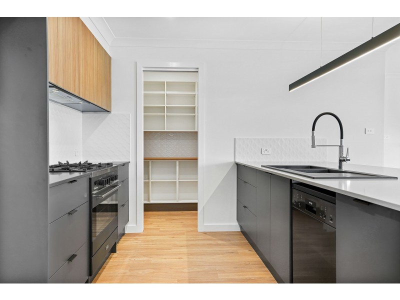 4 Grimston Cct, Goulburn NSW 2580